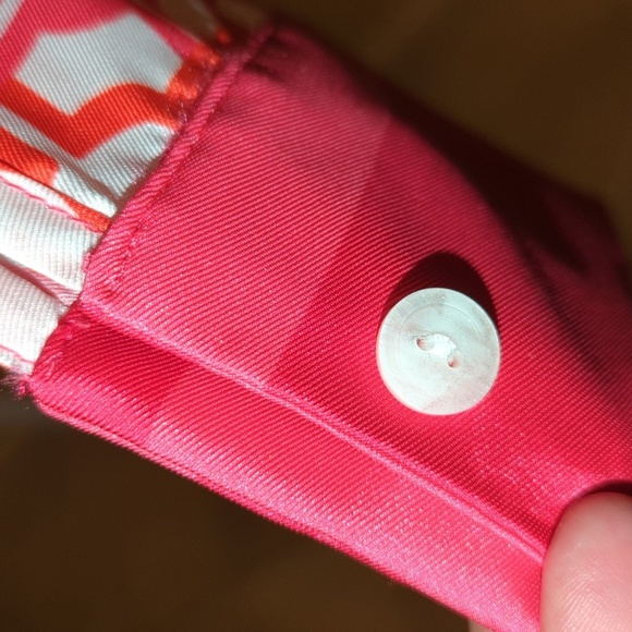 Lauren Pierre NWT gorgeous just Scapa blouse. Size large. - Picture 6 of 6